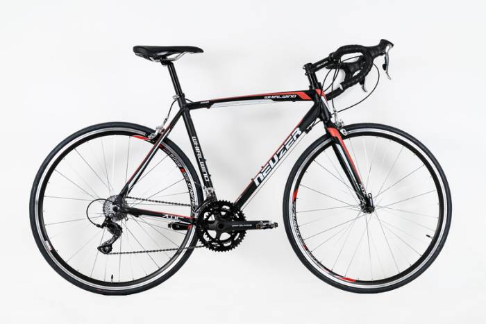 Neuzer Whirlwind 200 fekete/fehér